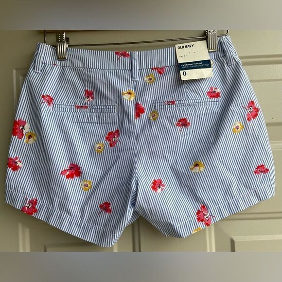 Old Navy Women's Everyday Short Sz 0 Blue White Stripe Floral Flat Front Shorts - Picture 4 of 11